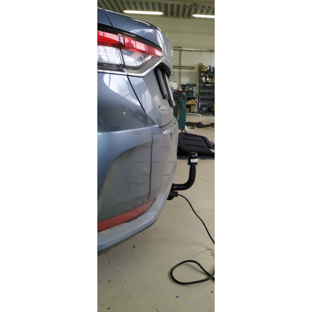 Ťažné zariadenie pre Toyota Corolla Sedan - automatický vertikálny systém