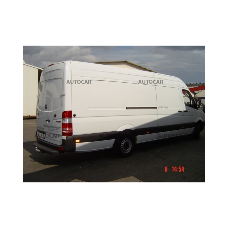 Ťažné zariadenie pre Volkswagen CRAFTER - Dodávka so schodíkom - Jednomontáž - Rázvor 3,665 / 4,325 m - skrutkový systém