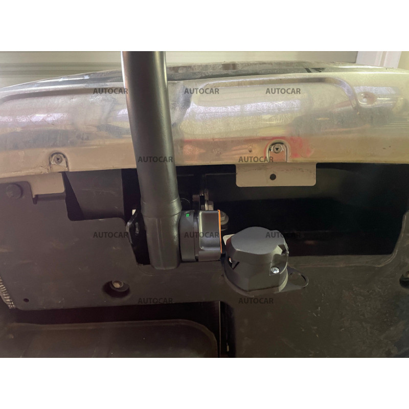 Ťažné zariadenie pre Peugeot 3008 Hybrid4 - odnímateľný vertikálny bajonetový systém