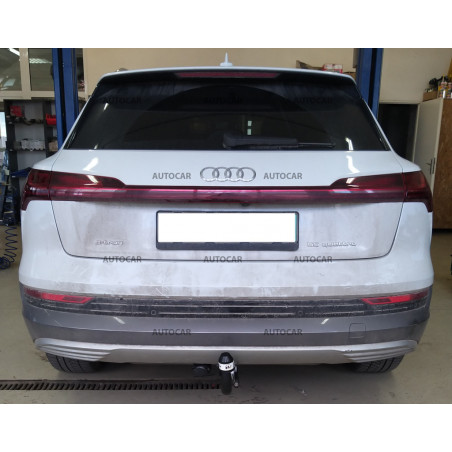 Ťažné Ťažné zariadenie pre Audi E-Tron - odnímateľný vertikálny bajonetový systém Ťažné Ťažné zariadenie pre Audi E-Tron - odnímateľný vertikálny bajonetový systém