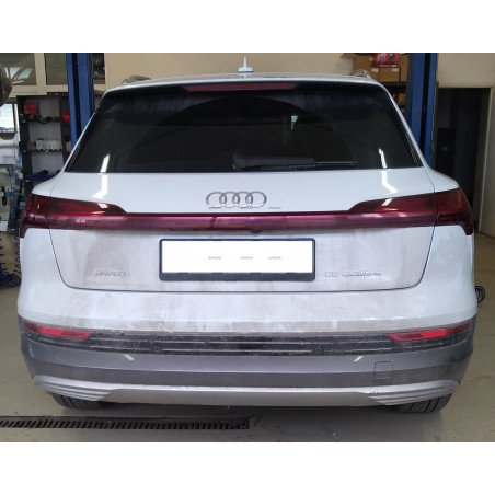 Ťažné Ťažné zariadenie pre Audi E-Tron - odnímateľný vertikálny bajonetový systém Ťažné Ťažné zariadenie pre Audi E-Tron - odnímateľný vertikálny bajonetový systém