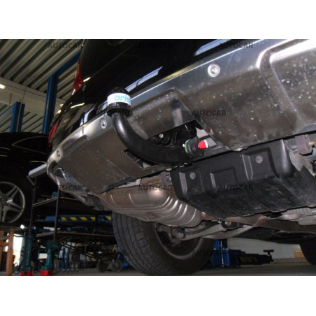 Ťažné zariadenie pre Mercedes M / ML - W164, W166 - odnímateľný vertikálny bajonetový systém Ťažné zariadenie pre Mercedes M / ML - W164, W166 - odnímateľný vertikálny bajonetový systém