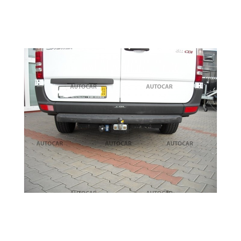 Ťažné zariadenie pre Mercedes SPRINTER - Dodávka so schodíkom - Jednomontáž - Rázvor 3,665 / 4,325 m - skrutkový systém