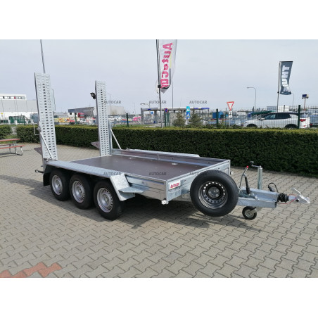 Trojnápravový brzdený prepravník stavebných strojov K3535 Trojnápravový brzdený prepravník stavebných strojov K3535