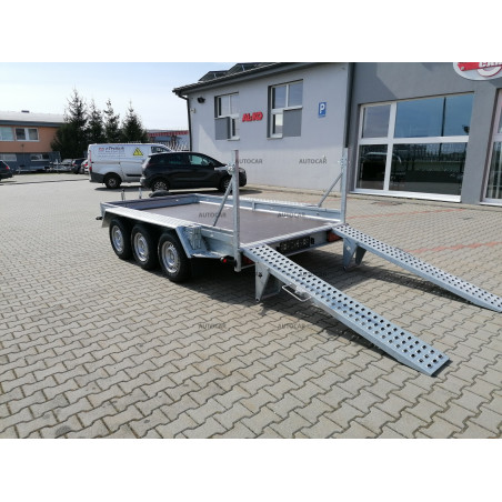 Trojnápravový brzdený prepravník stavebných strojov K3535 Trojnápravový brzdený prepravník stavebných strojov K3535
