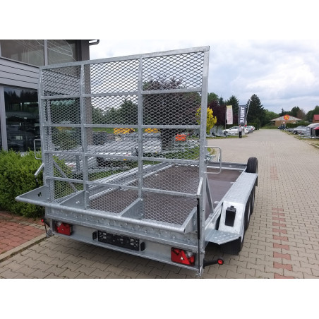Trojnápravový brzdený prepravník stavebných strojov K4035 Trojnápravový brzdený prepravník stavebných strojov K4035