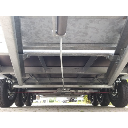 Trojnápravový brzdený prepravník stavebných strojov K4035 Trojnápravový brzdený prepravník stavebných strojov K4035