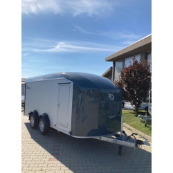 Dvojnápravový brzdený skriňový autoprepravník Debon C900