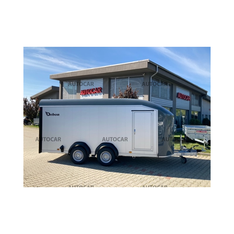 Dvojnápravový brzdený skriňový autoprepravník Debon C900