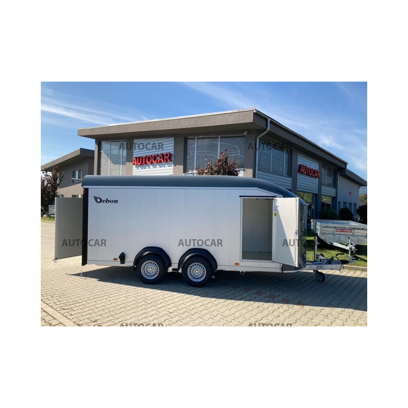 Dvojnápravový brzdený skriňový autoprepravník Debon C900