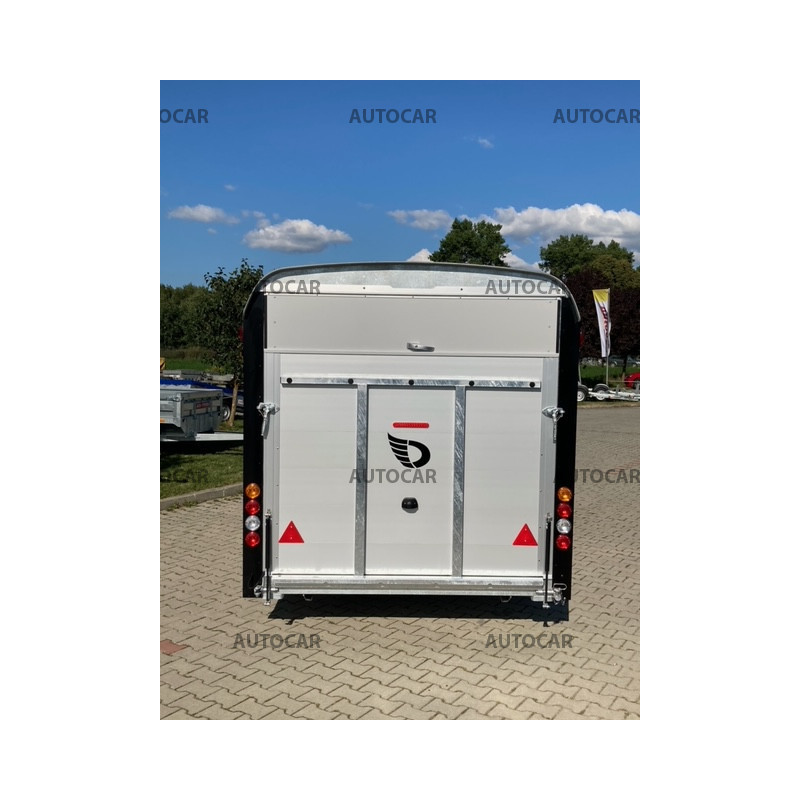 Dvojnápravový brzdený skriňový autoprepravník Debon C900