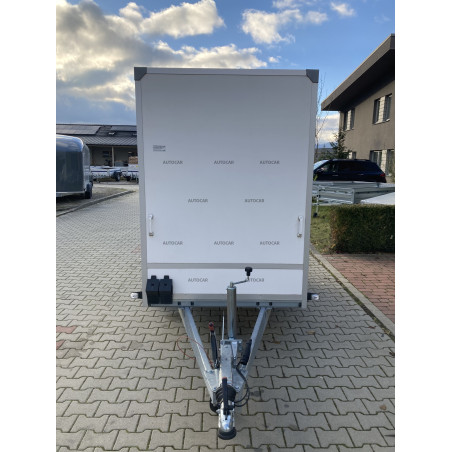Skriňový prívesný vozík (sendvič) F13301518H s rampou Skriňový prívesný vozík (sendvič) F13301518H s rampou