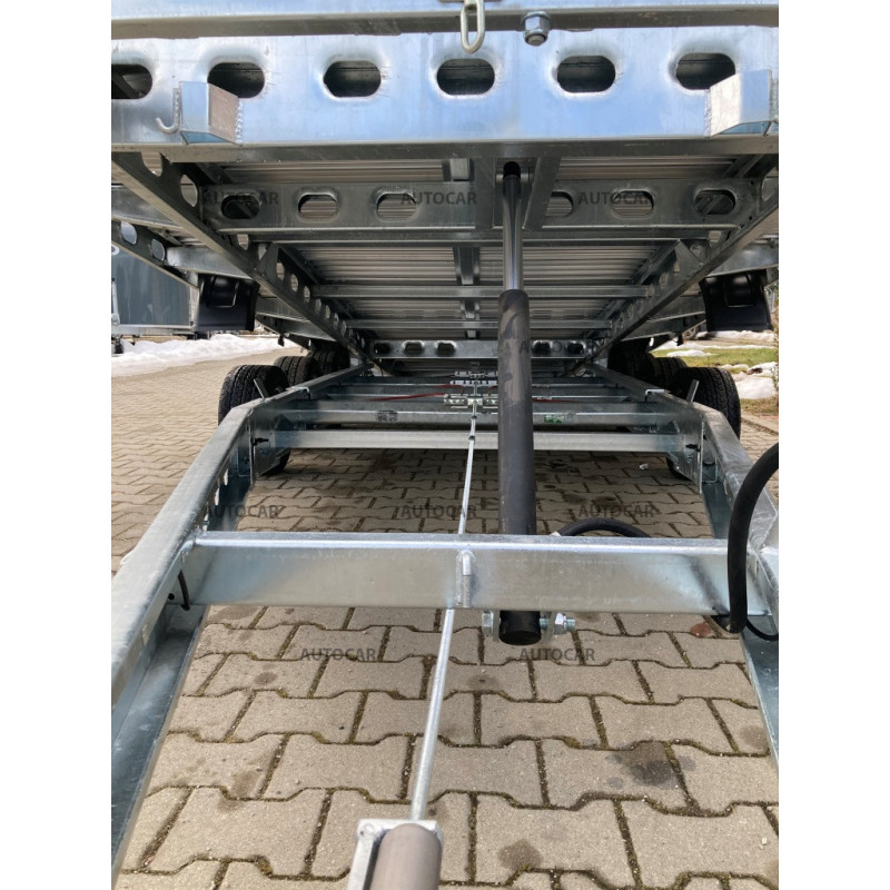 Trojnápravový výklopný brzdený autoprepravník L35G55P ALU