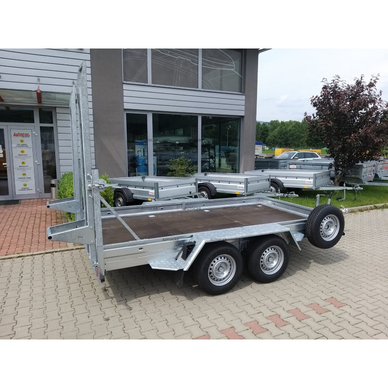 Dvojnápravový brzdený prepravník stavebných strojov K3535