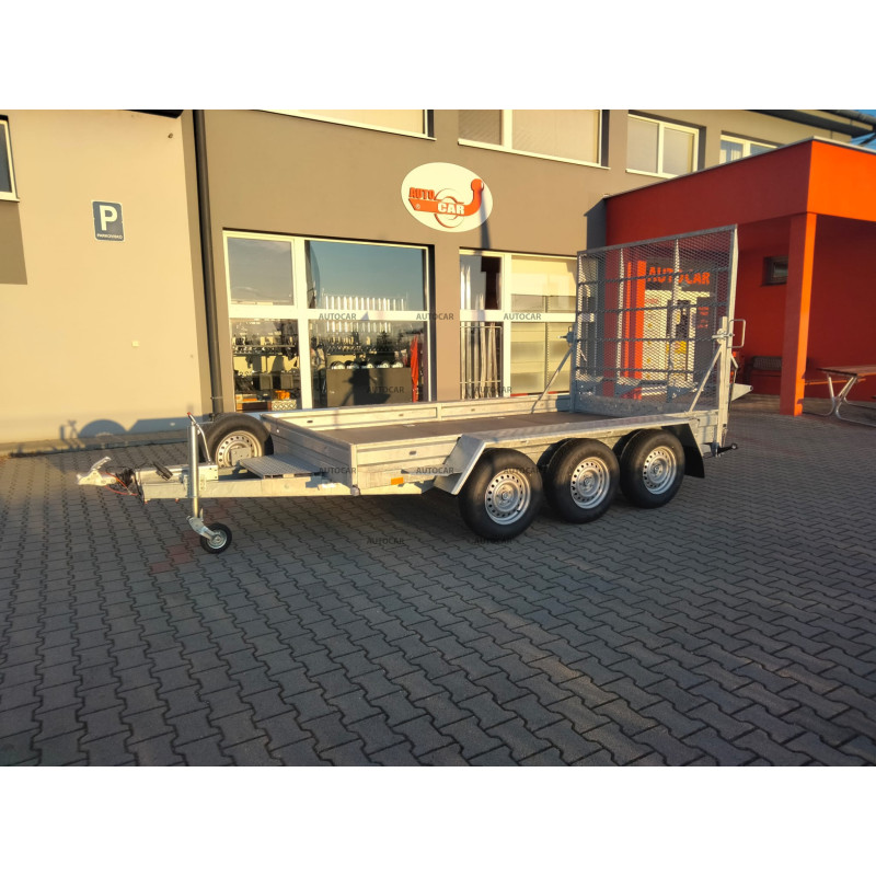 Trojnápravový brzdený prepravník stavebných strojov K3535R