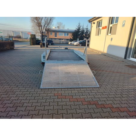 Trojnápravový brzdený prepravník stavebných strojov K3535R Trojnápravový brzdený prepravník stavebných strojov K3535R