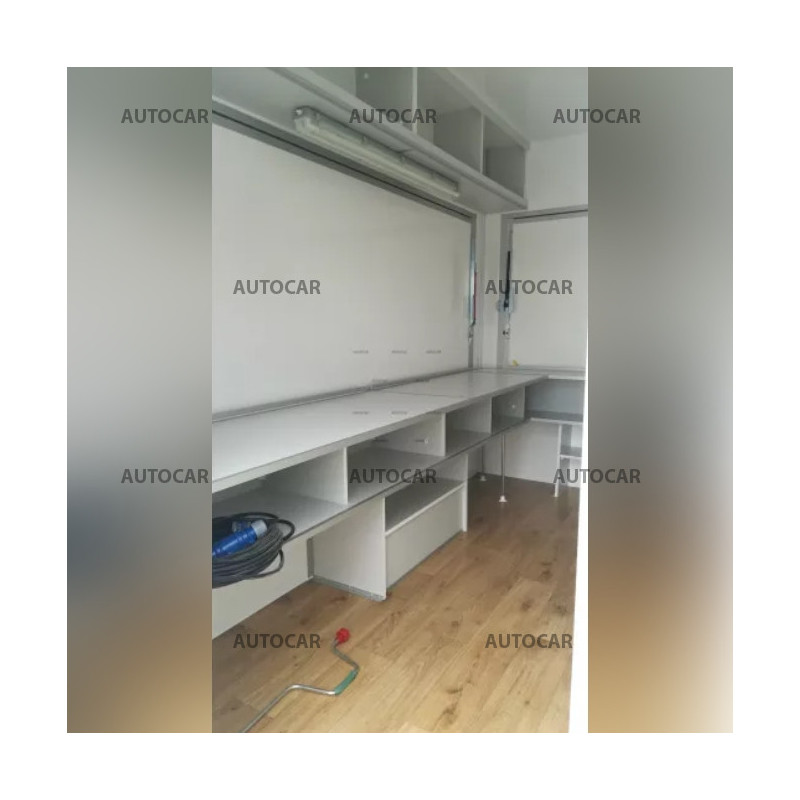 Jednonápravový brzdený predajný stánok s elektrikou H13301HG