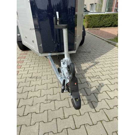 Dvojnápravový brzdený príves Champion R so sedlovňou Dvojnápravový brzdený príves Champion R so sedlovňou