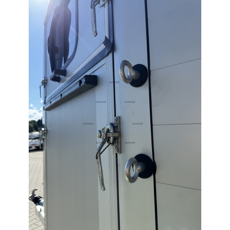 Dvojnápravový brzdený konský príves Touring so sedlovňou