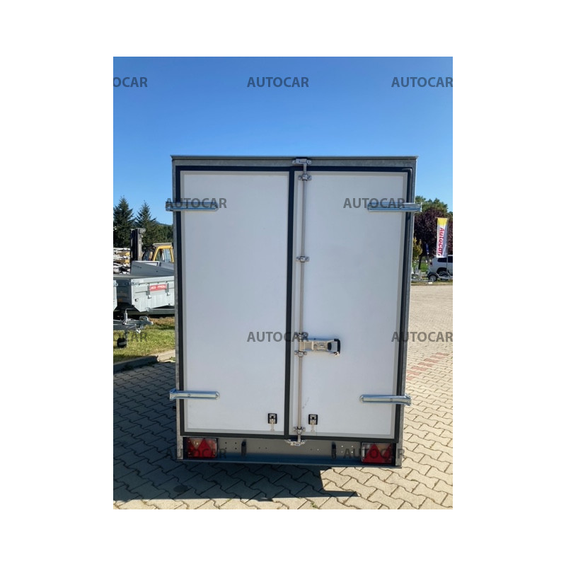 Jednonápravový brzdený skriňový príves F13301518 so skosením a krídlovými dverami