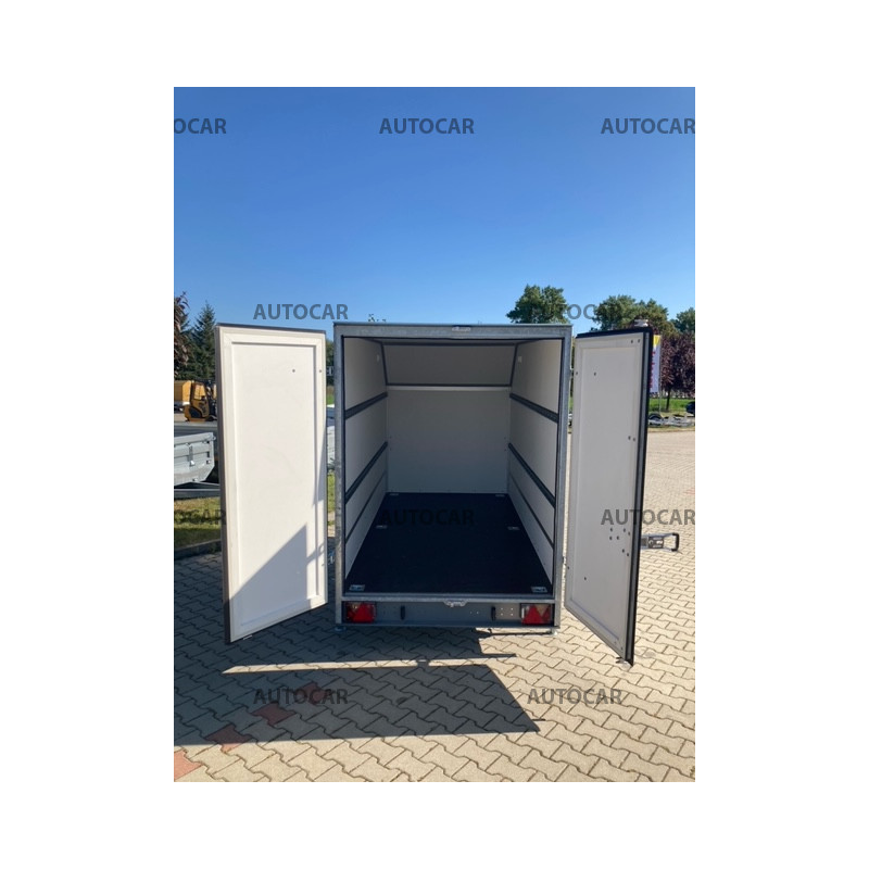 Jednonápravový brzdený skriňový príves (sendvič) F13301518H so skosením