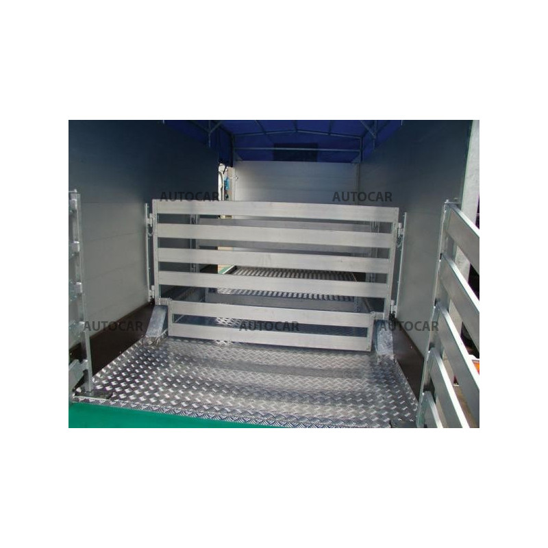 Prívesný vozík na prepravu zvierat VT 35